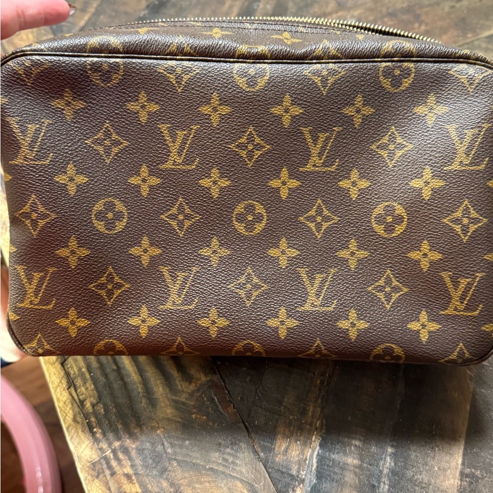 Louis Vuitton Trousse Toilette 28 Mono

Has been authenticated